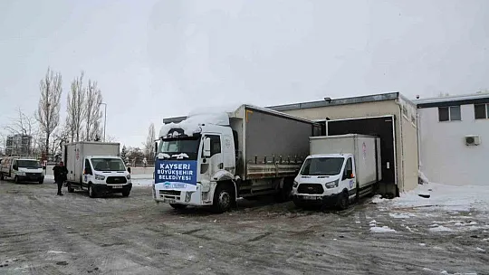 Deprem bölgesine 3 kamyon ve 20 yardım tırı