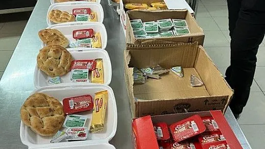 Deprem bölgesine 3 kamyon ve 20 yardım tırı