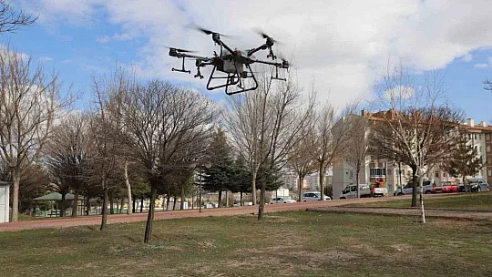 Kayseri'de drone ile ilaçlama