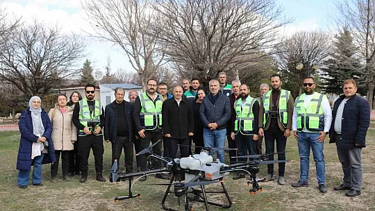 Kayseri'de drone ile ilaçlama