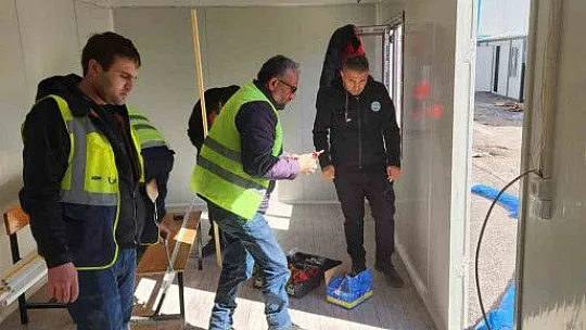 Afet bölgesinde konteyner çarşı yapımı tüm hızıyla sürüyor
