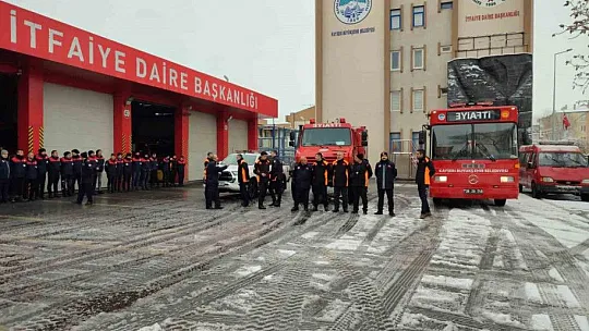 Deprem bölgesine araç ve personel desteği...