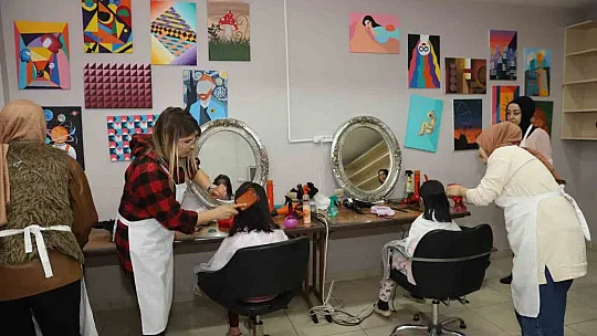Kayseri Büyükşehir'in depremzedelere manevi desteği sürüyor