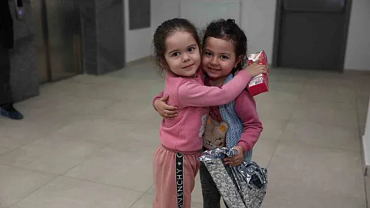 Tedavi gören depremzede yakınlarını misafirhanede ağırlanıyor