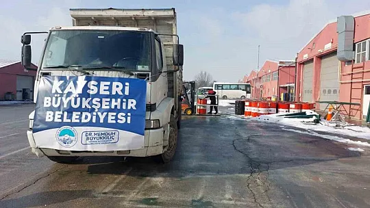 Varilleri sobaya dönüştürüp, depremzedelere gönderdi