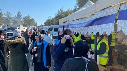 Günlük 15 Bin Depremzedeye Sıcak Yemek Hizmeti