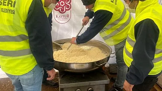 Günlük 15 Bin Depremzedeye Sıcak Yemek Hizmeti