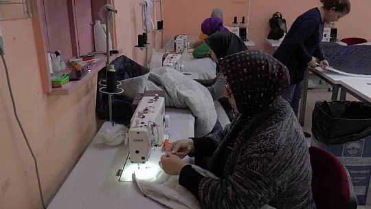 Kayseri'de 'fabrika okullar' deprem bölgesi için seferber oldu