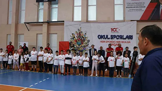 Kayseri'de 6-12 yaş çocuklar için 'Fabrika Voleybol Okulu' açıldı