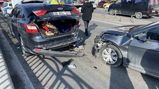 10 otomobil birbirine girdi! Yaralılar var...