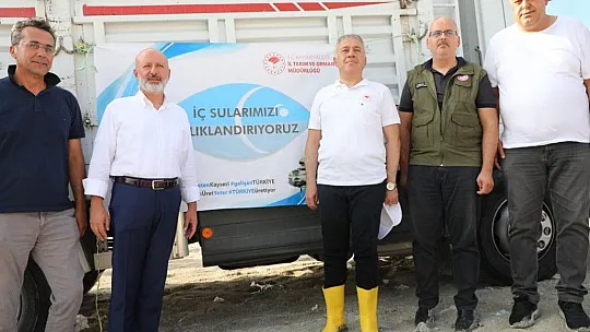 2 milyon yavru sazan balığı sularla buluşturuldu