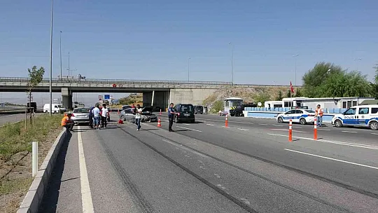 Kayseri'de 4 araçlı zincirleme kaza! Yaralılar var...
