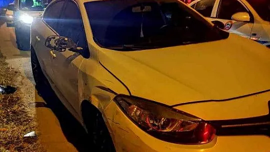 Alkollü sürücü motosiklete çarptı: 2 yaralı