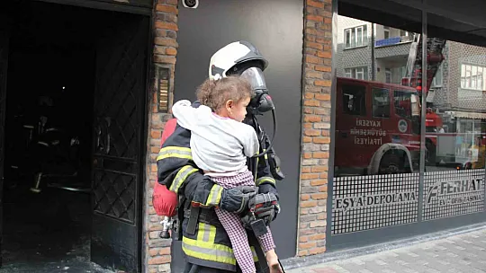 Kayseri'de binada yangın