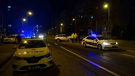 Kayseri'de cip ile ticari araç çarpıştı: 7 kişi...