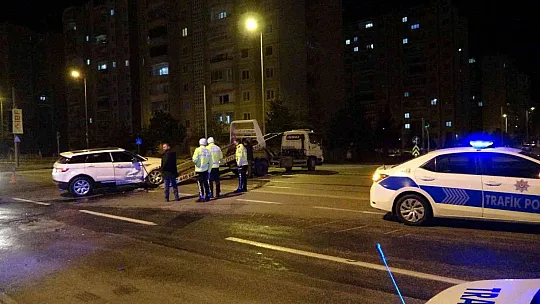 Kayseri'de cip ile ticari araç çarpıştı: 7 kişi...