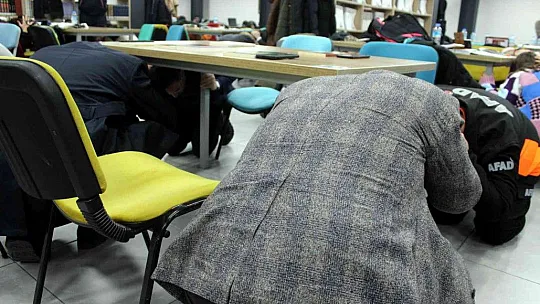 Deprem tatbikatı yapıldı