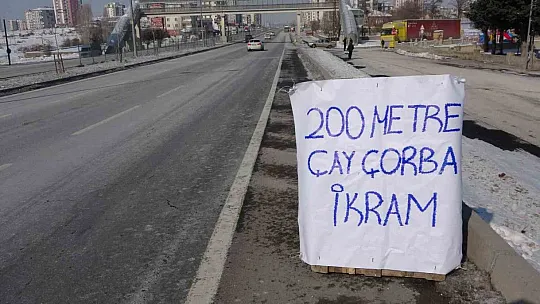 Kayseri'de depremzedeler sıcak çay ve çorba ile karşılanıyor