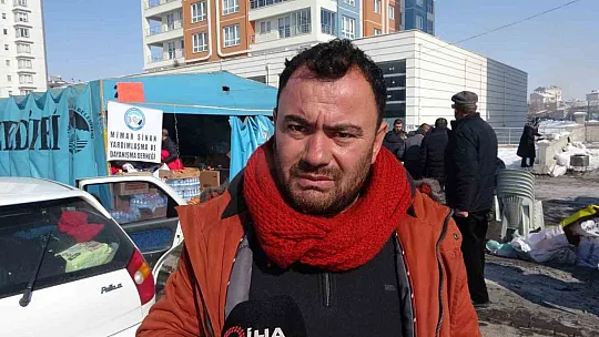 Kayseri'de depremzedeler sıcak çay ve çorba ile karşılanıyor