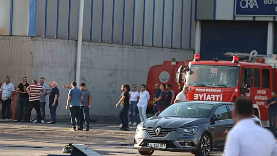 Fabrika hurdalığında yangın çıktı