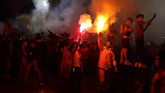 Kayseri'de binlerce kişi sokağa çıktı