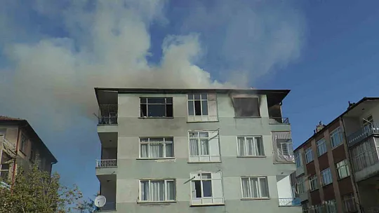 Kocasinan'da yangın: Ev kullanılamaz hale geldi!