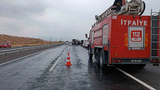 Kayseri'de midibüs devrildi: Çok sayıda yaralı var