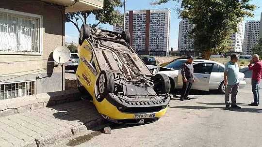 Otomobille taksi çarpıştı: 1 yaralı