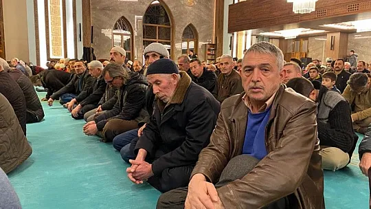 Regaip Kandili'nde camiler doldu