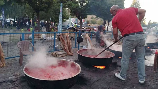 Kayseri'de salça mesaisi...