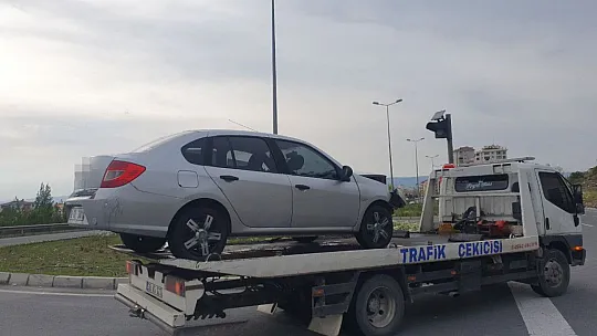 Korkutan kaza! Bu otomobilden 10 kişi çıktı