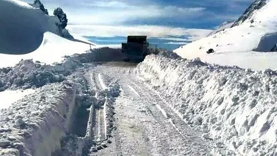 Kayseri'de yoğun kardan dolayı ulaşıma kapanan 208 mahalle yolu açıldı