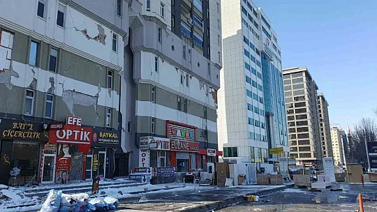 Yıkım için o binada tahliyeler başladı