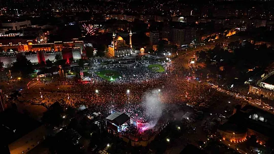 Kayseri'deki Erdoğan coşkusu havadan böyle görüntülendi