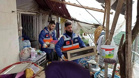 Kayseri'den Antalya'ya yardım çıkarması