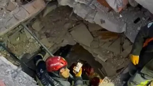 Kayseri'den giden ekipler can kurtarmaya devam ediyor...