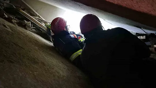 Kayseri'den giden ekipler can kurtarmaya devam ediyor...