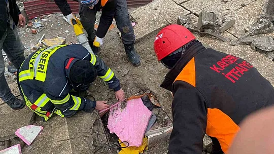 Kayseri'den giden ekipler can kurtarmaya devam ediyor...