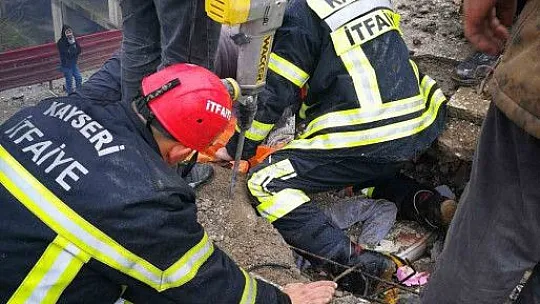Kayseri'den giden ekipler can kurtarmaya devam ediyor...