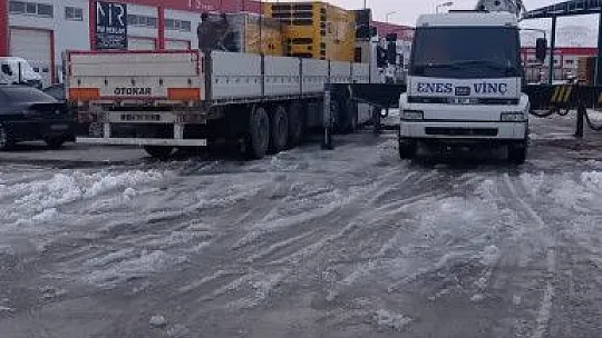 Mobilyacılar Odası, KUMSMALL AVM, MOBİTEK ve MOBİBOYA'dan Deprem seferberliği