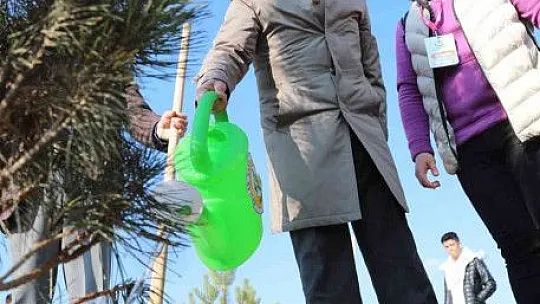 Kuşçu'da, ağaç dikme etkinliği...