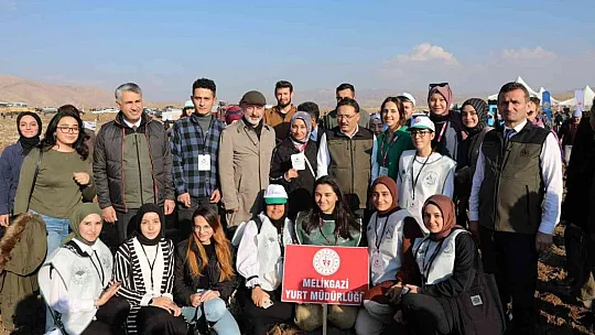 Kuşçu'da, ağaç dikme etkinliği...