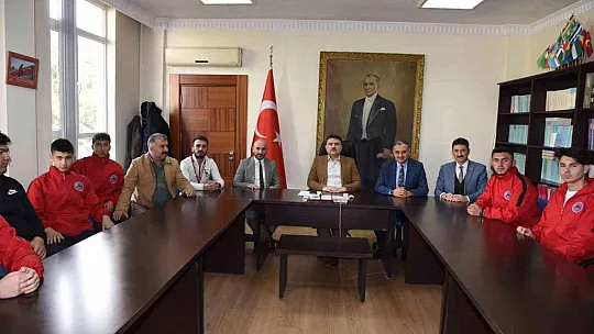 Kayseri'nin ilk ve tek ragbi takımı, protokolle buluştu...
