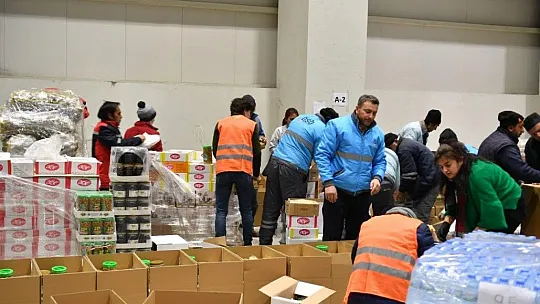 Kayseri OSB, deprem yardımları koordinasyonun merkezi oldu