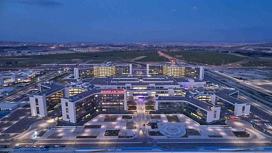 Depremzedelerin yaraları Kayseri Şehir Hastanesi'nde sarılıyor