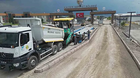 1 KM'lik yeni yol yapıldı...