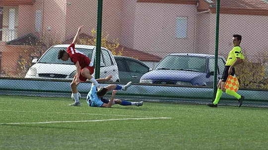 Kayseri Süper Amatör Küme: Erciyes Esen Makine FK: 8- Gaziosmanpaşaspor: 1