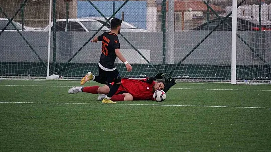 Erciyes Esen Makine FK: 3 - Özvatan Gençlikspor: 0