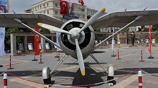 Kayseri'de üretilmişti... Cumhuriyet Meydanında sergileniyor...