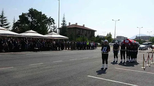Kayserili polis son yolculuğuna uğurlandı...